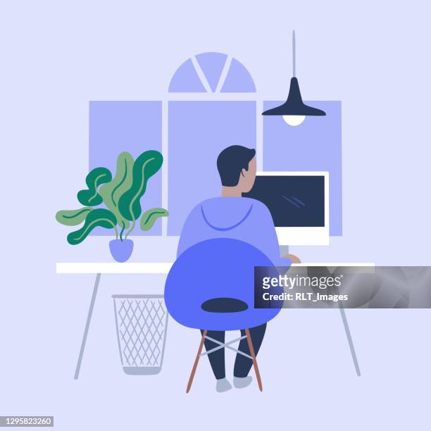 ilustraciones, imágenes clip art, dibujos animados e iconos de stock de ilustración de la persona que trabaja en una oficina moderna ordenada - computer