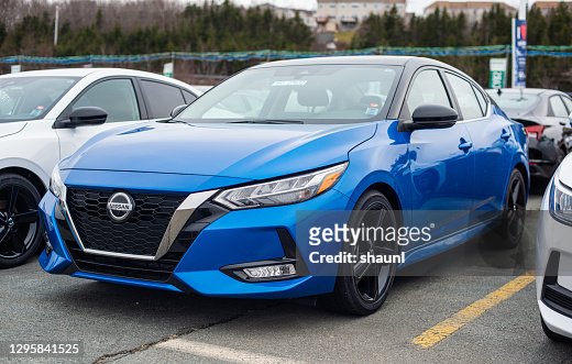  Nissan Sentra Fotografías e imágenes de stock