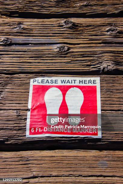 Sample Distance Signs 1,775 Physical Distancing Markers Stock Photos, High-Res Pictures, and ...