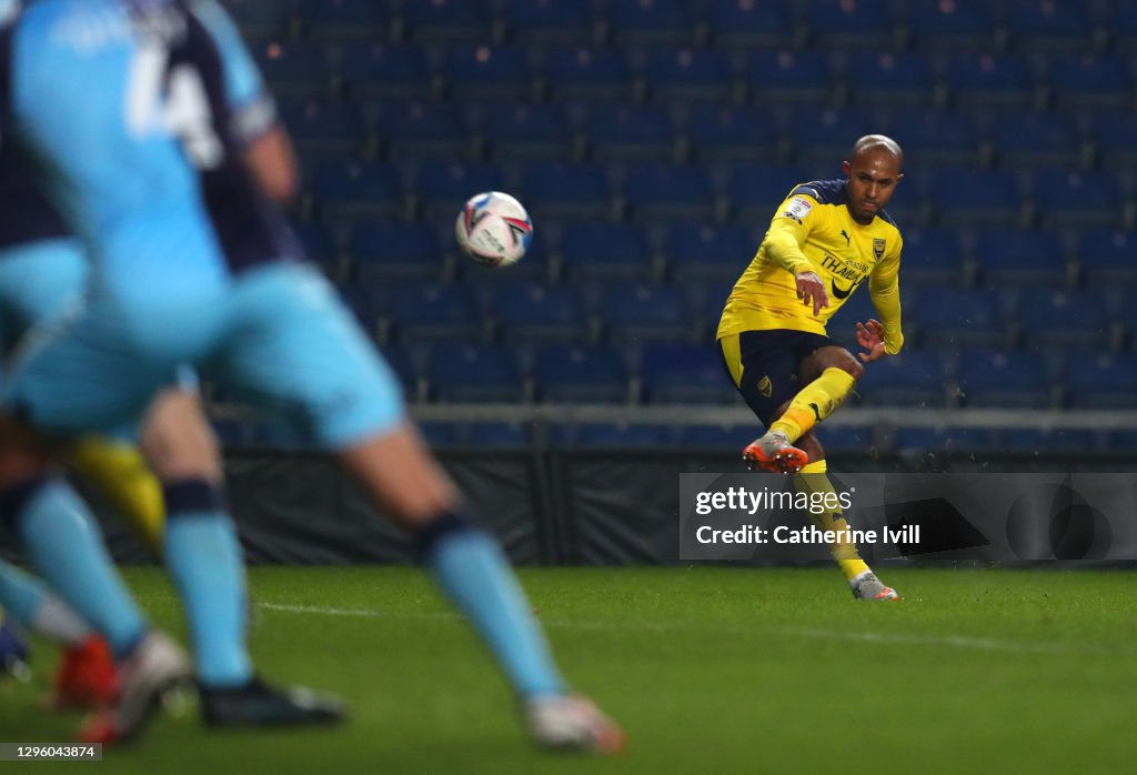Oxford United v Cambridge United - Papa John's Trophy
