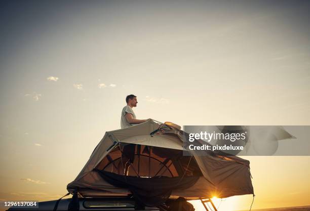 just in time to watch the sunset - jeep stock pictures, royalty-free photos & images