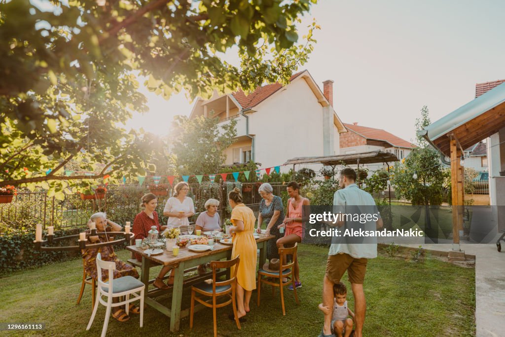 Ein Familienfest im Freien