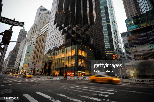 fifth avenue manhattan new york city - times square store stock pictures, royalty-free photos & images