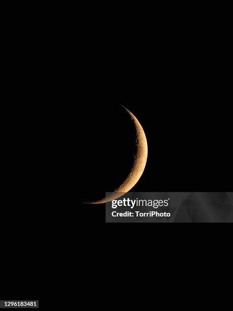 new moon - maansverduistering stockfoto's en -beelden