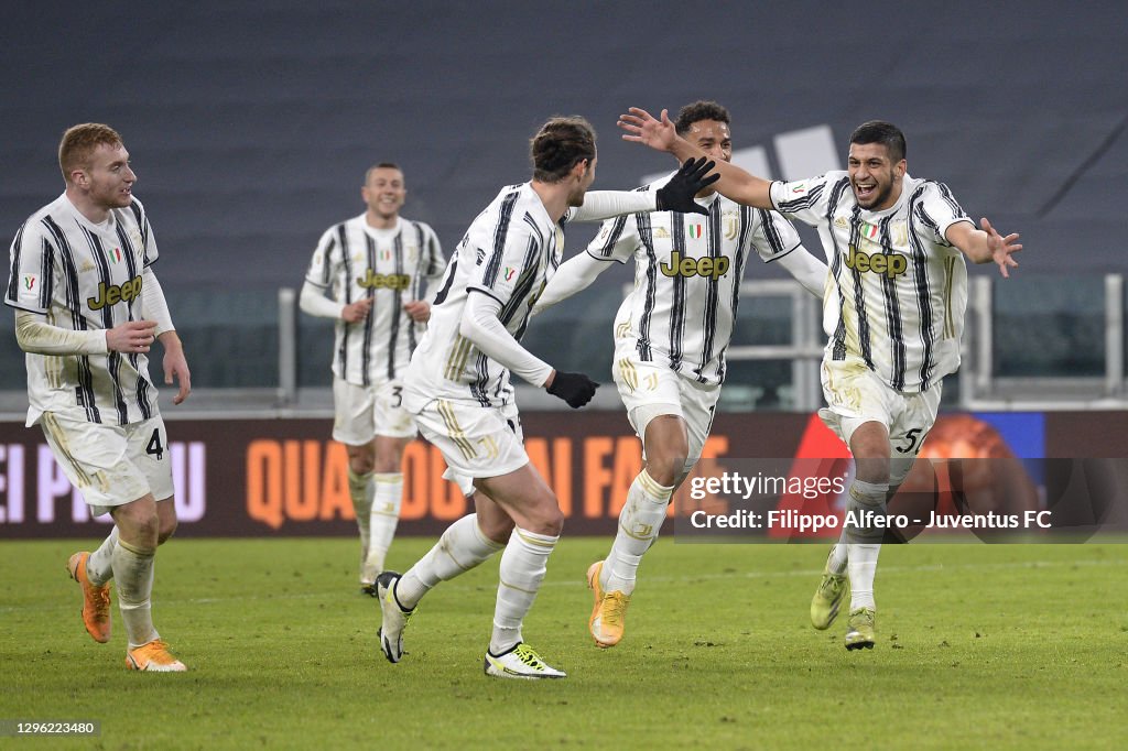 Juventus v Genoa CFC - Coppa Italia