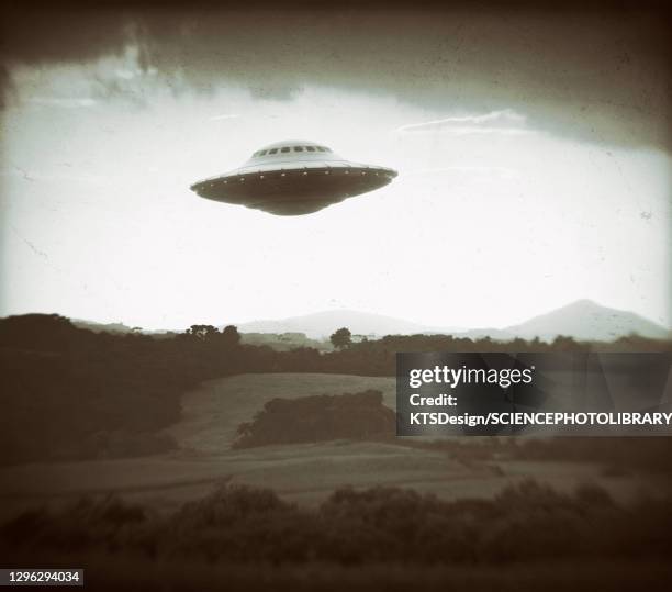 illustrations, cliparts, dessins animés et icônes de unidentified flying object, illustration - ovni