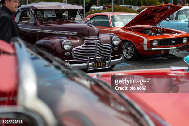 exposição de carros estilosos vintage em montreal, califórnia - carro antigo - fotografias e filmes do acervo