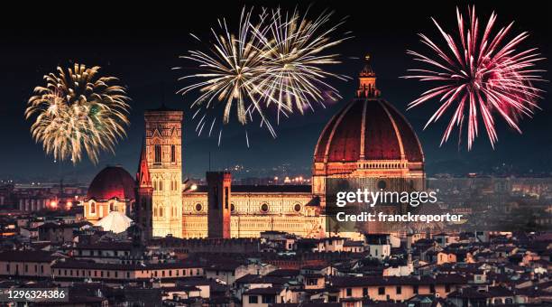 santa maria del fiore skyline bei nacht - florence stock-fotos und bilder