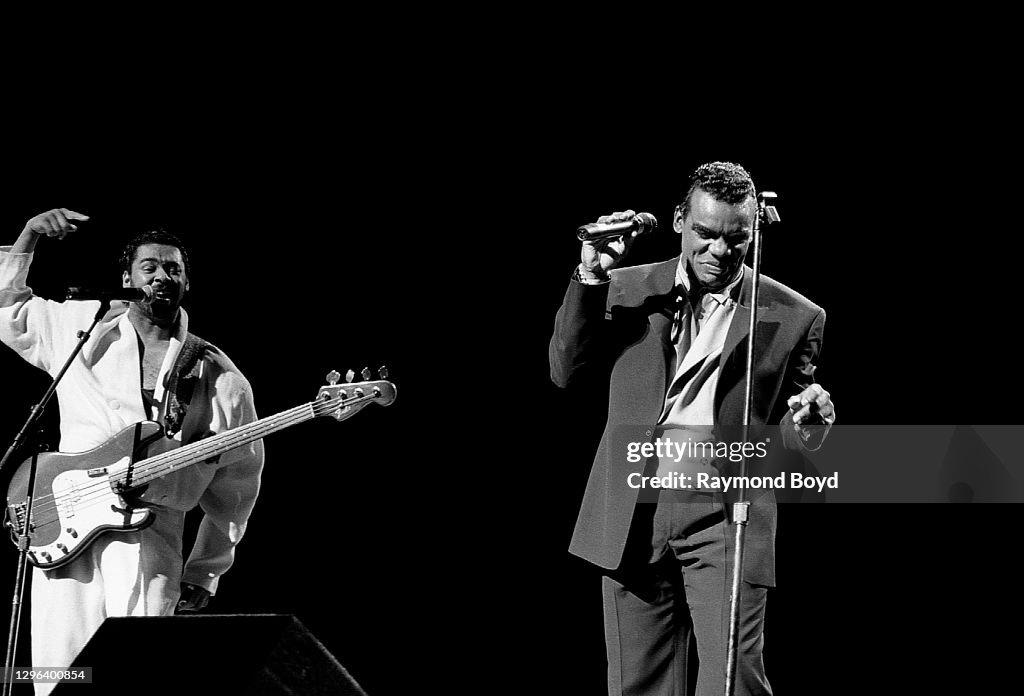 The Isley Brothers Live In Concert