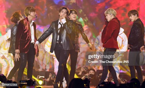 Performs at the 2018 MBC Plus X Genie Music Awards at Namdong Gymnasium on November 06, 2018 in Incheon, South Korea.