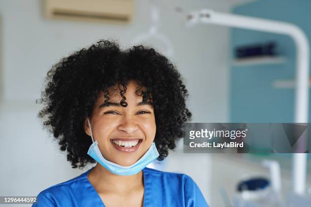 seeing my patient's healthy makes me smile - employee wellbeing stock pictures, royalty-free photos & images