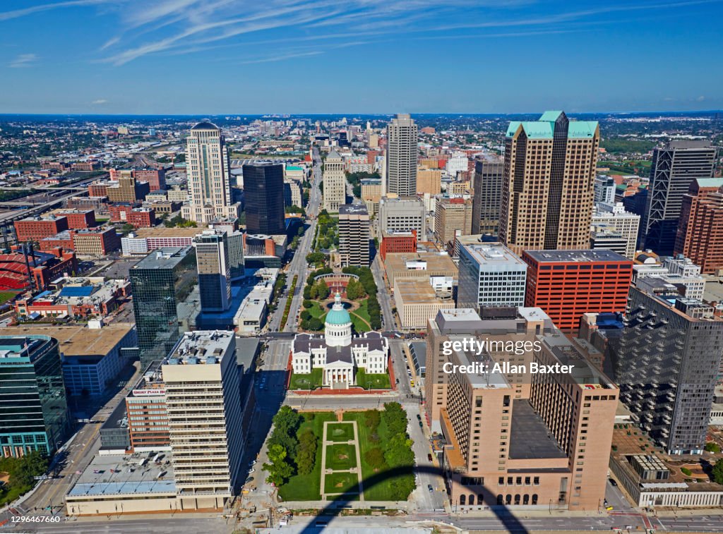 Aerial view of the Old Courthouse and skyline of St Louis