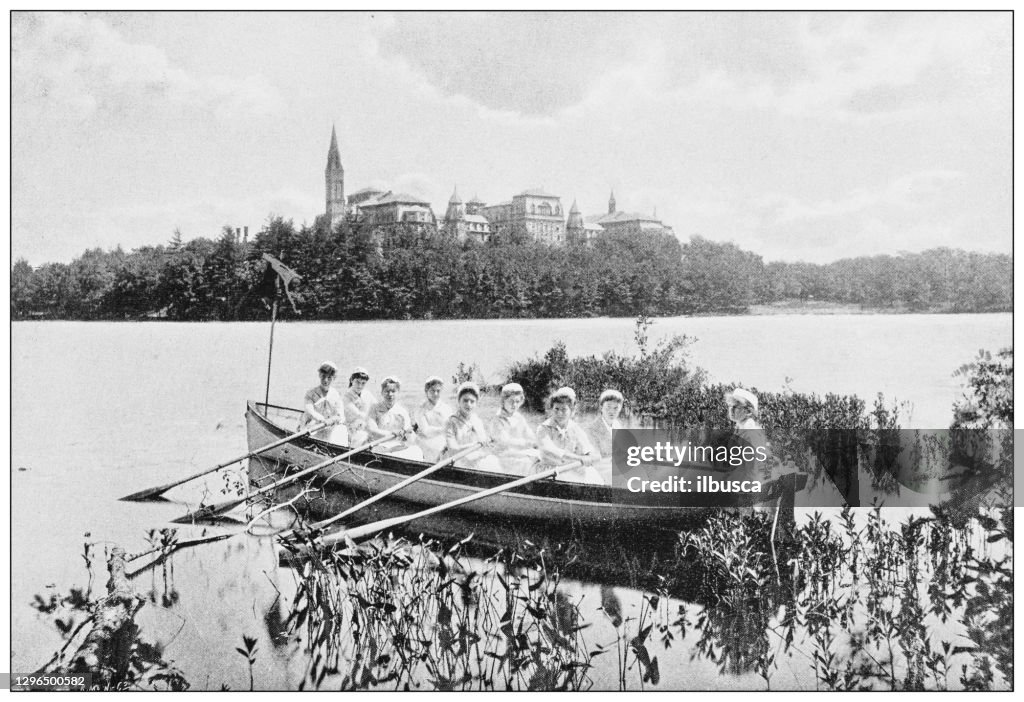 Antikes Schwarz-Weiß-Foto von Boston, Massachusetts: Wellesley College, Lake Waban