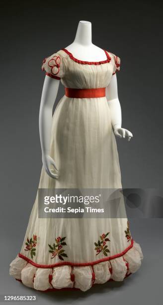Dinner dress, 1824–26, British, cotton, silk, wool, Fashionable British dress from the early decades of the nineteenth century reveals a fascination...