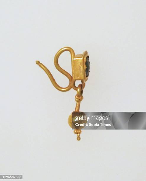 Earring-hook type with pendants and paste setting, Mid Imperial, 2nd century A.D., Roman, Gold, glass paste, Other: 5/16 - 5/16 - 11/16 in. , Gold...