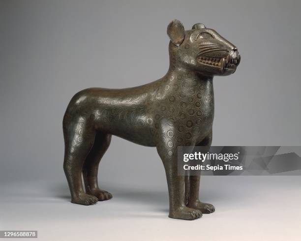 Leopard, 1550–1680, Nigeria, Court of Benin, Edo peoples, Bronze, H. 15 1/2 x W. 5 x D. 15 11/16 in. , Metal-Sculpture.