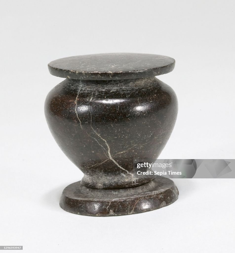 Kohl jar