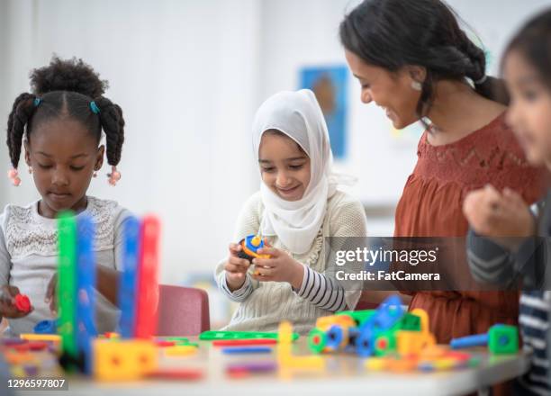 Arabic Student 6,090 Arab Class Room Stock Photos, High-Res Pictures, and Images ...