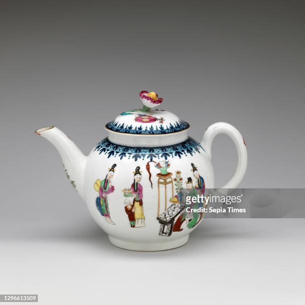 Teapot, 1700–1800, Made in England, British, Porcelain, 6 x 8 1/2 in. , Ceramics.