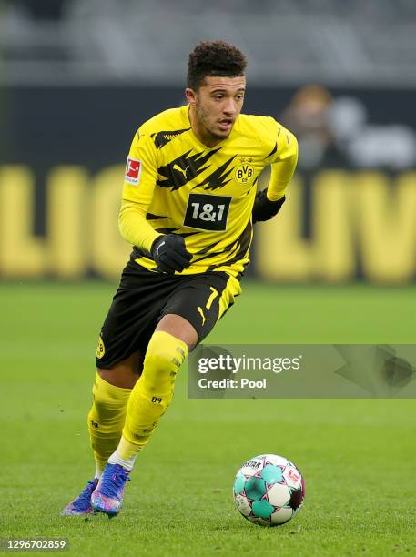 Jadon Sancho of Borussia Dortmund runs with the ball during the Bundesliga match between Borussia Dortmund and 1. FSV Mainz 05 at Signal Iduna Park...