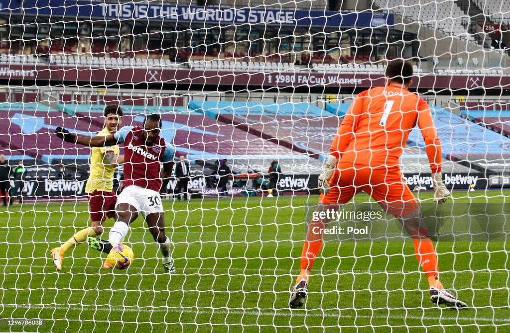 West Ham United v Burnley - Premier League
