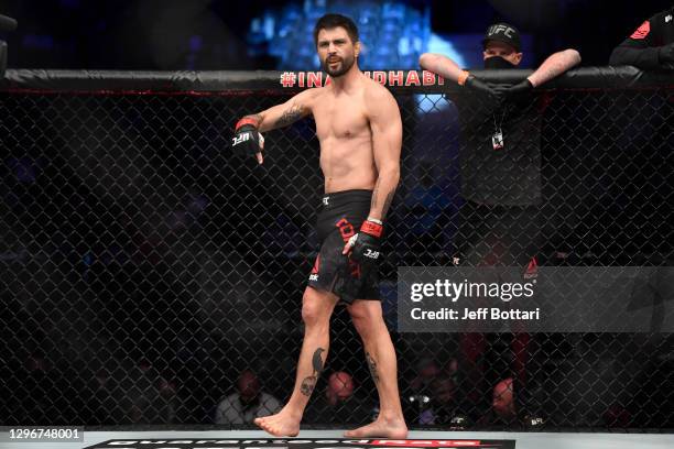 Carlos Condit prepares to fight Matt Brown in a welterweight bout during the UFC Fight Night event at Etihad Arena on UFC Fight Island on January 17,...