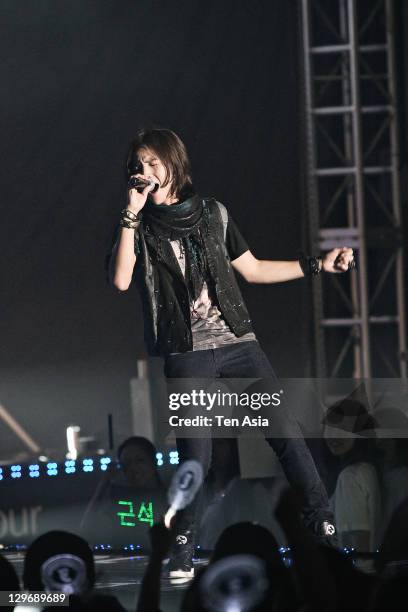 Jang Keun-Suk performs onstage during the 2010 Jang Keun-Suk Asia Tour Final at Korea University Hwa Jung Gymnasium on September 5, 2010 in Seoul,...