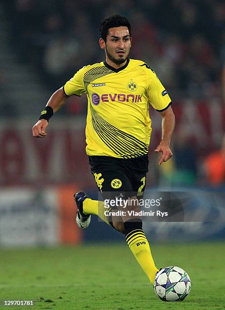 Ilkay Guendogan of Dortmund in action during the UEFA Champions League groupÊF match between Olympiacos FCÊand Borussia Dortmund at Georgios...