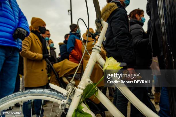 Marche blanche organisée par l'association "La Ville à vélo"et la famille de Yannis Benallègue un père de famille de 34 ans renversé par un...