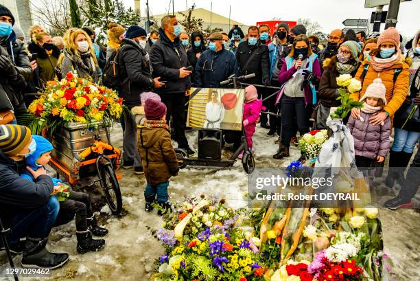 Marche blanche organisée par l'association "La Ville à vélo"et la famille de Yannis Benallègue un père de famille de 34 ans renversé par un...