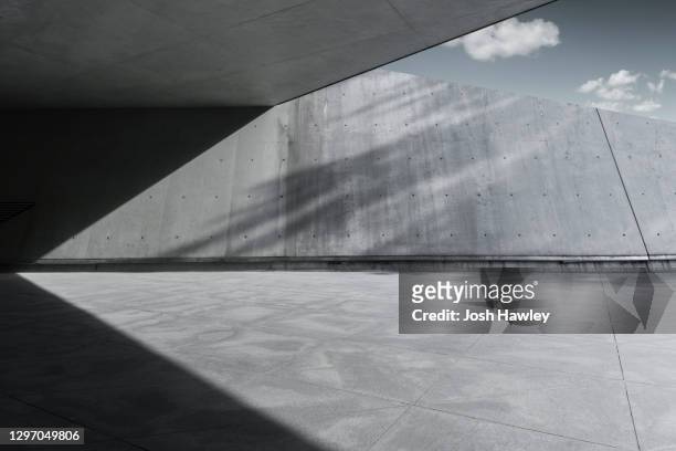 empty concrete background - storage hall stock-fotos und bilder