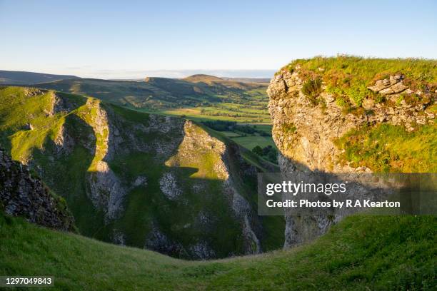 winnats pass, peak district, england - castleton stock pictures, royalty-free photos & images