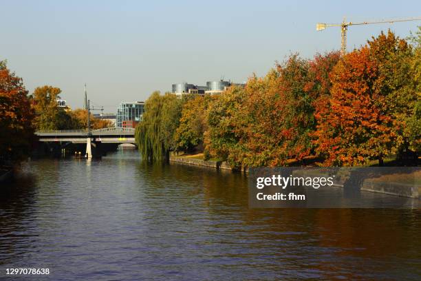 berlin landscape in moabit district with spree river (germany) - spree river foto e immagini stock