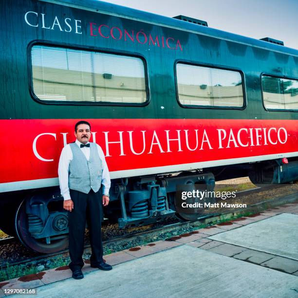 the ferrocarril chihuahua al pacífico or el chepe train at los mochis sinaloa mexico - chihuahua stock-fotos und bilder