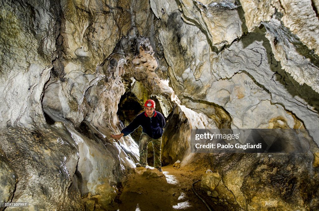 Aeolian Cave