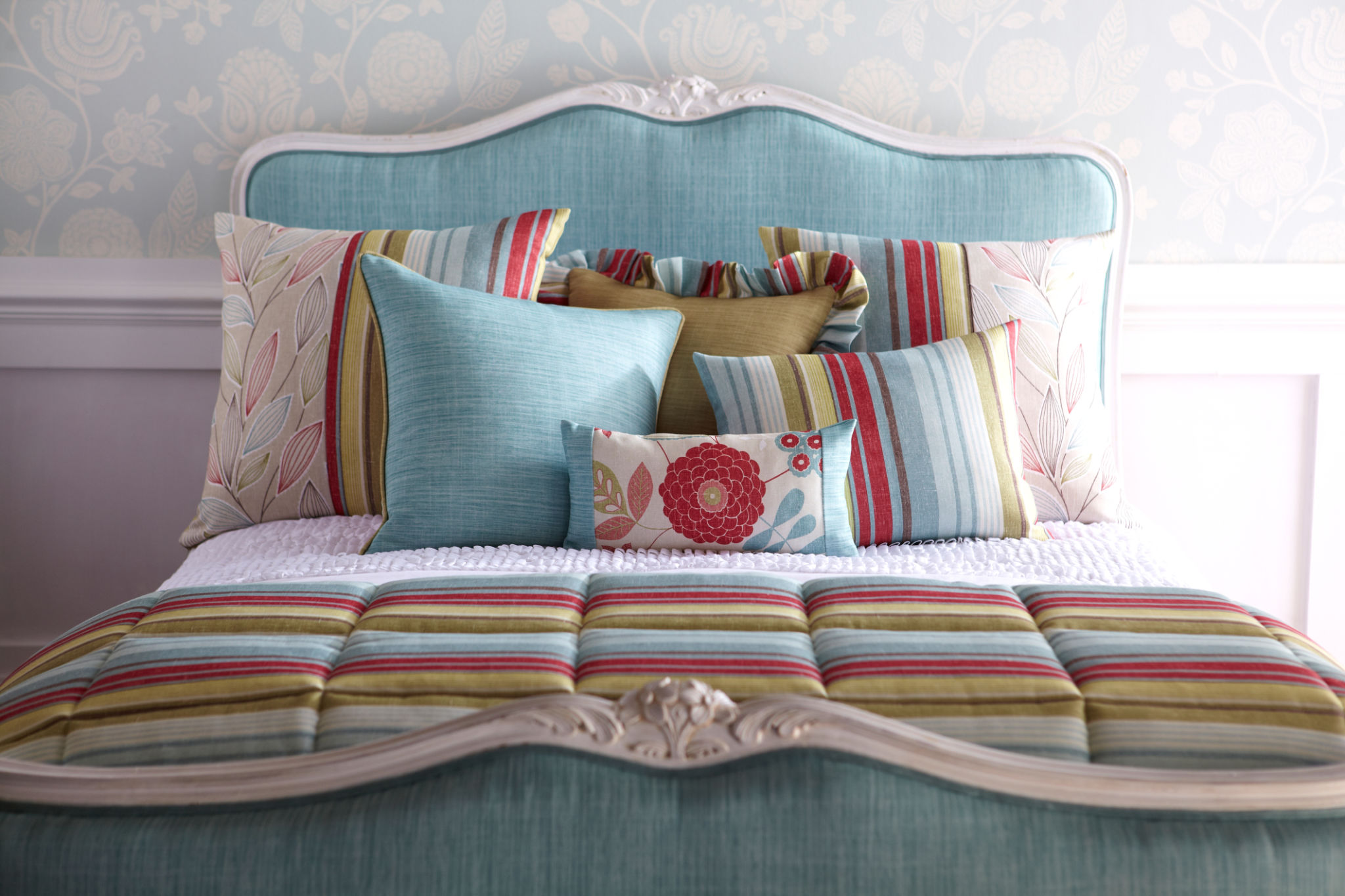 Classic colorful bedroom Classic colorful bedroom