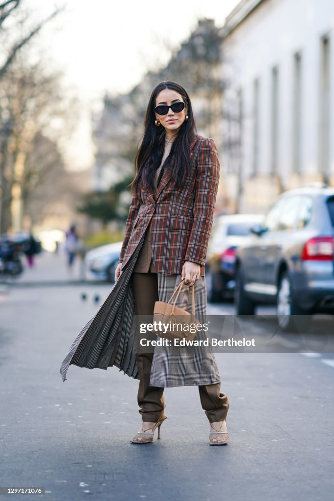 Street Style - Paris Fashion Week - Haute Couture Spring/Summer 2020 : Day One