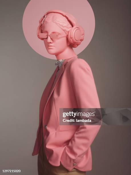 collage con mujer y diosa griega usando auriculares - auriculares equipo de música fotografías e imágenes de stock