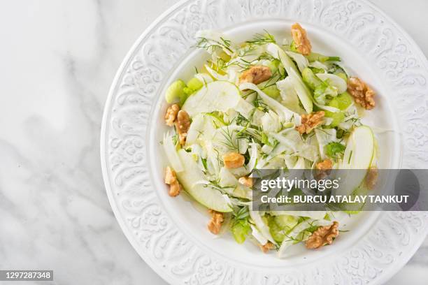 celery,fennel apple salad - walnuss stock-fotos und bilder