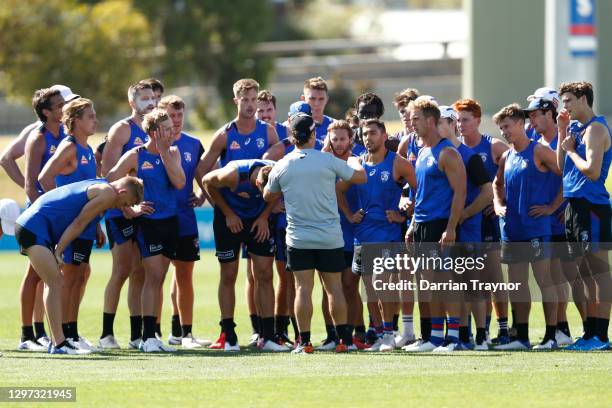 Luke Beveridge , Senior Coach of the Bulldogs gives intructions during a Western Bulldogs AFL training session at Whitten Oval on January 20, 2021 in...