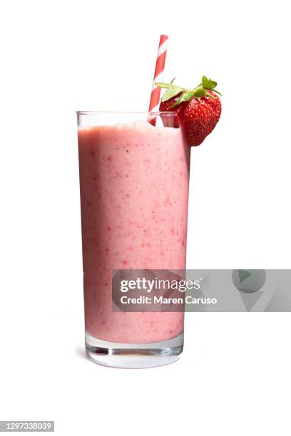 strawberry smoothie - strawberry smoothie stock pictures, royalty-free photos & images