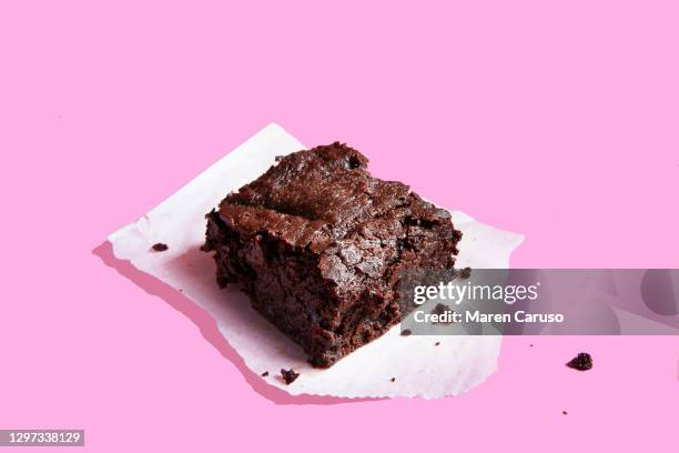 pot brownie - brownie stock pictures, royalty-free photos & images