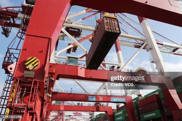 Ial Container Line 35 Zim Lines Photos & High Res Pictures - Getty Images