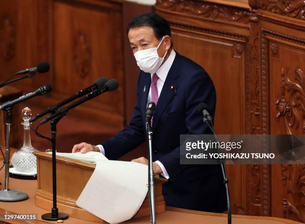 Le ministre des finances japonais Taro Aso lors d'une séance de la Diète le 18 janvier 2021, Tokyo, Japon.