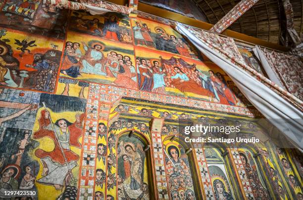 mural paintings in orthodox monastery of azuwa maryam - ethiopian orthodox church stock-fotos und bilder