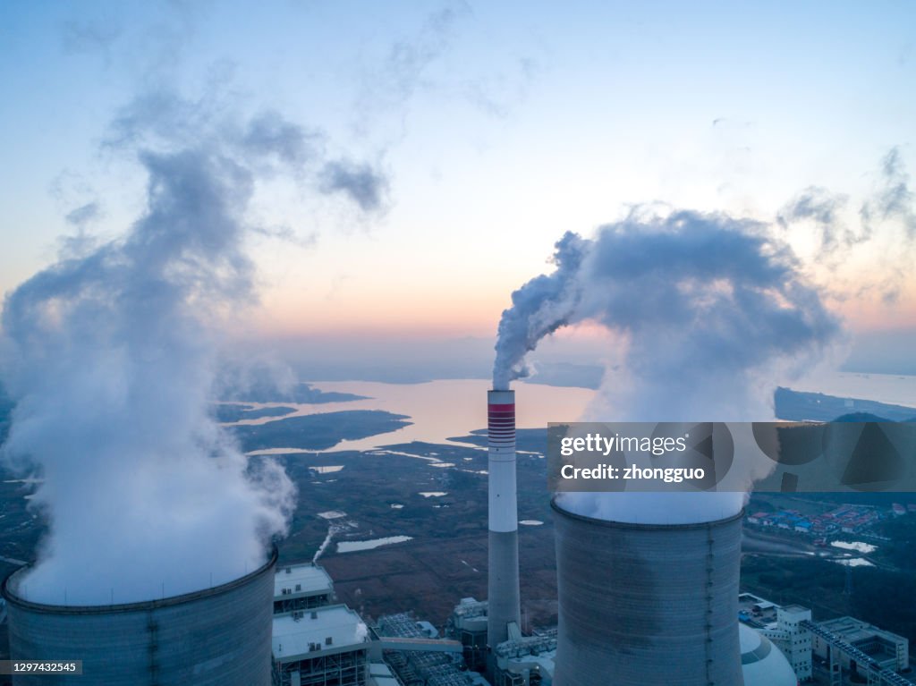 Powerplant moderno che produce calore