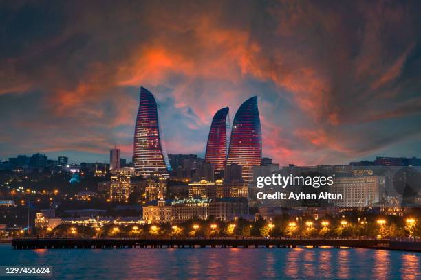 the flame towers in baku, azerbaijan - oil operations on the outskirts of baku stockfoto's en -beelden