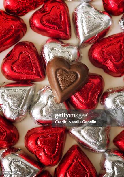 love for chocolate - chocolate heart stockfoto's en -beelden