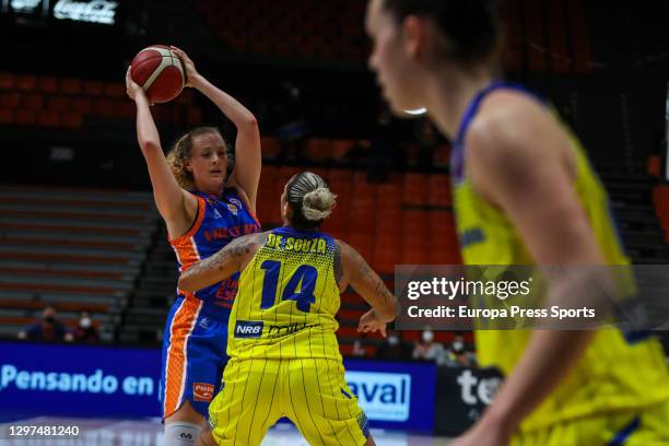 Marie Gulich of Valencia Basket and Erika De Souza of Castors Braine during the Women EuroCup, Group H, basketball match played between Castors...