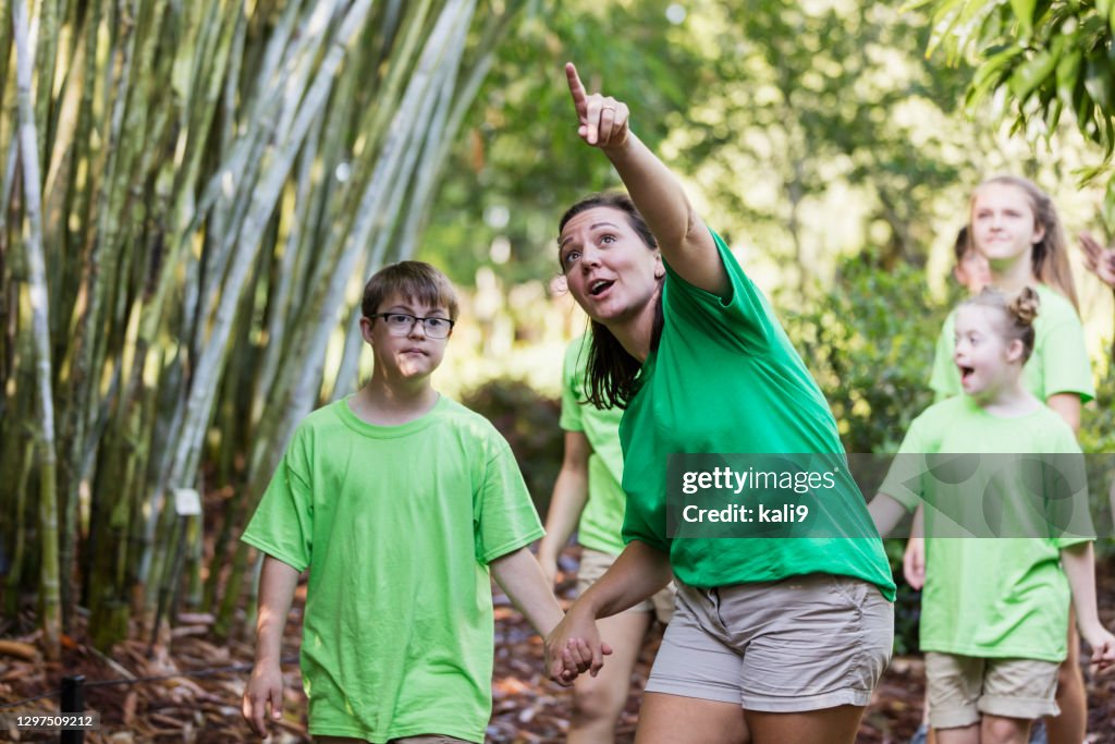 Sommercamp Naturreise, Junge mit Down-Syndrom